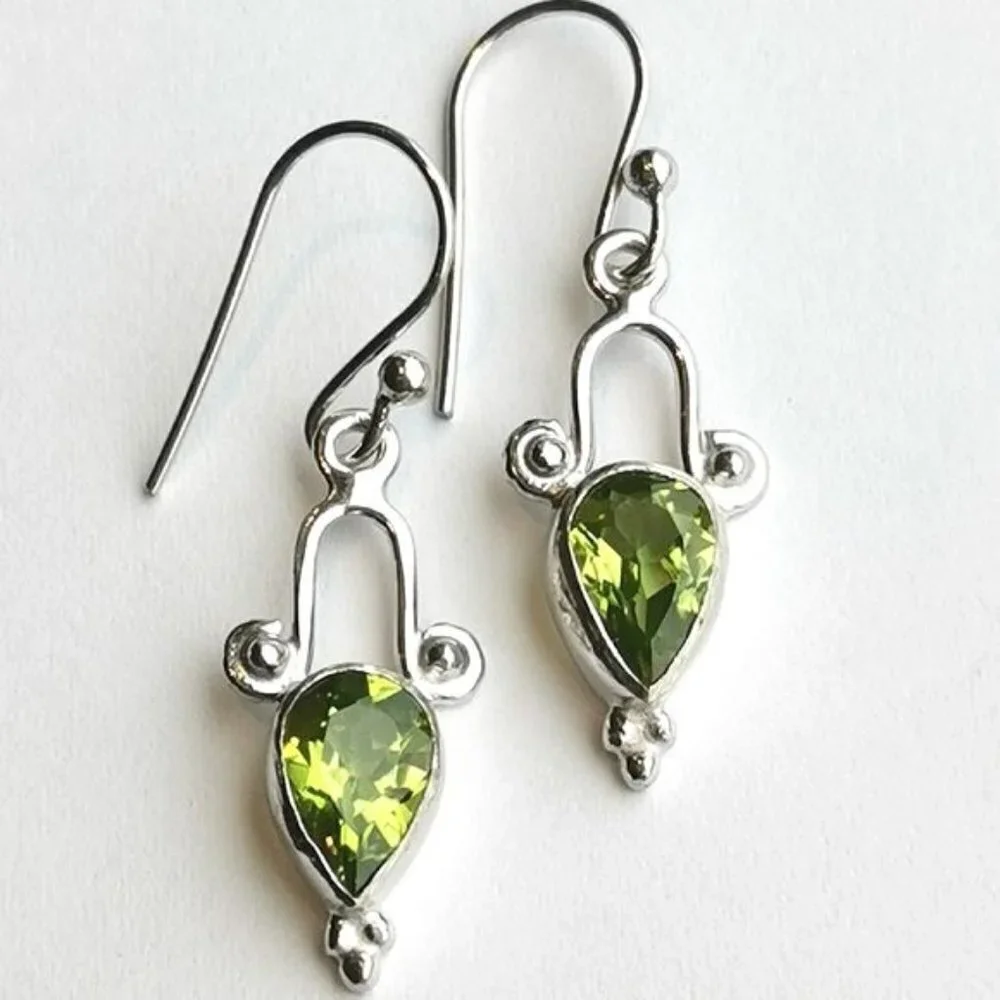 PERIDOT drop dangle earrings in Sterling Silver   🆕